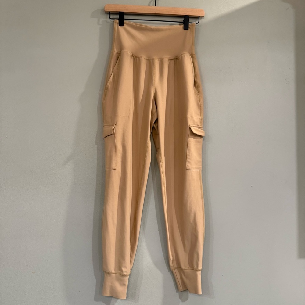 Old Navy Women's Beige High-Waisted Cargo Joggers